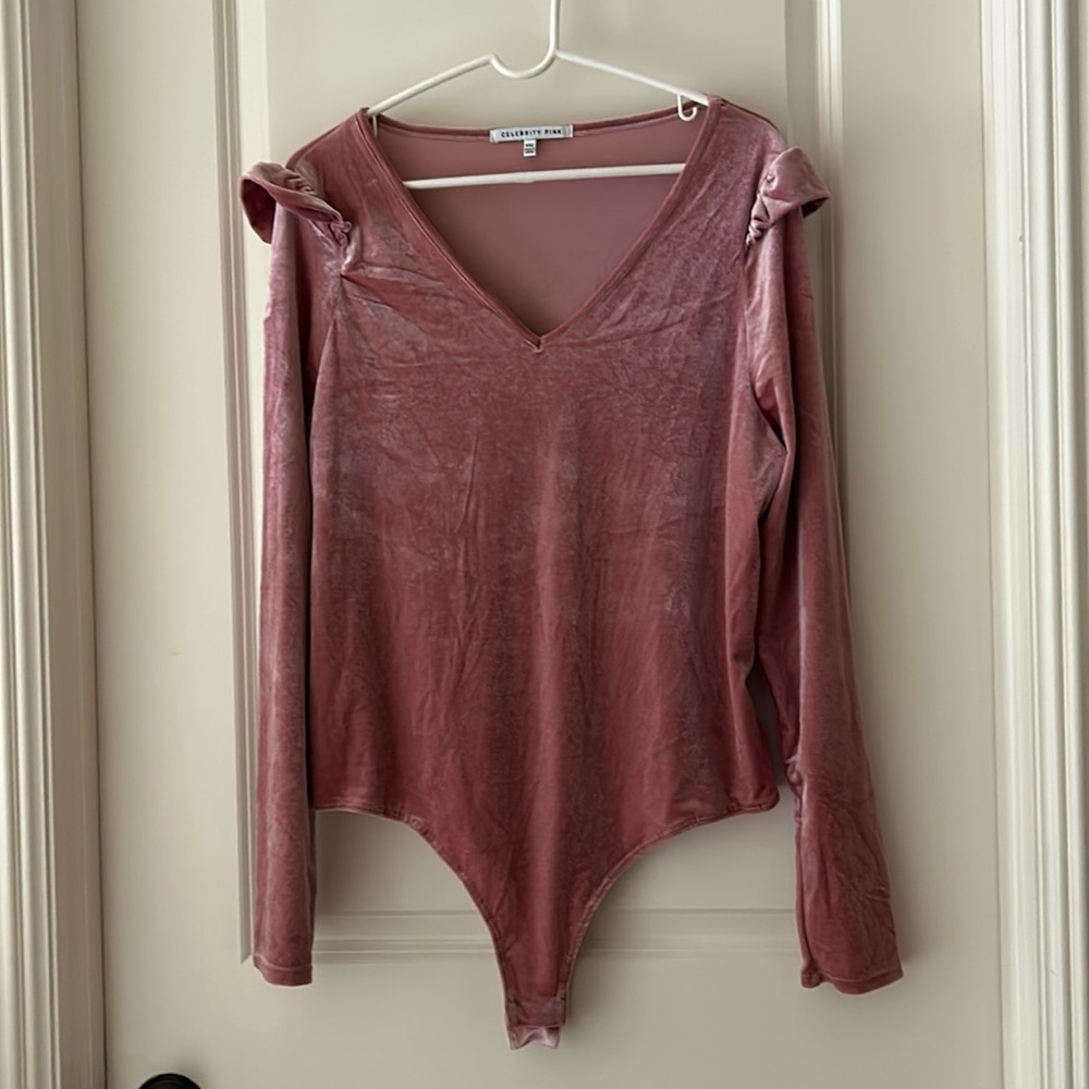 NWOT! Celebrity Pink Velvet V-neck Bodysuit Long Sleeves ruffles size XXL pink